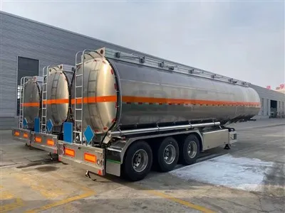 Прицеп-цистерна емкостью 45000 литров